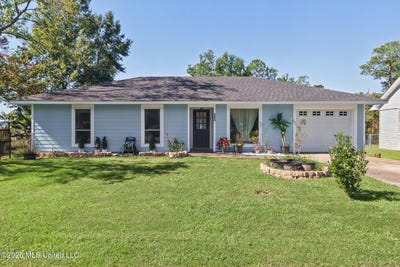/international/us/695-michelle-drive-biloxi-ms-110120798744/