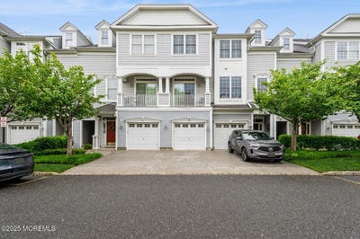 /international/us/8-skimmer-lane-port-monmouth-nj-110099666279/