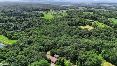 /international/us/851-east-street-bussey-ia-110109187017/