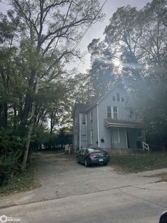 /international/us/1127-washington-street-burlington-ia-110103171001/