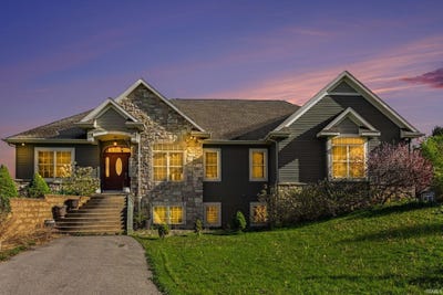 /international/us/24607-county-road-36-goshen-in-110107482792/