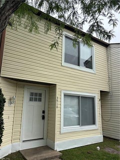 /international/us/3910-inverness-road-virginia-beach-va-110108279761/