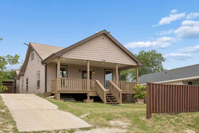 /international/us/2505-chester-avenue-fort-worth-tx-110108200811/
