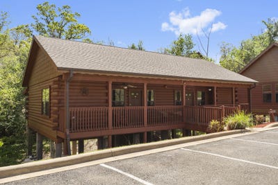 /international/us/113-grand-mountain-avenue-branson-mo-110108397780/
