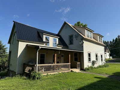 /international/us/24-smyrna-street-houlton-me-110101392243/?lang=en