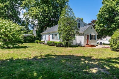 /international/us/251-phinneys-lane-centerville-ma-110108880373/