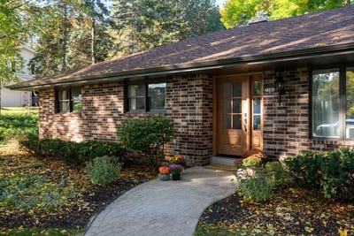 /international/us/3385-bradee-rd-brookfield-wi-110120453796/