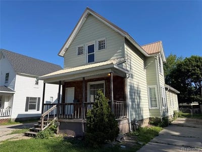 /international/us/909-pine-street-port-huron-al-110108493783/