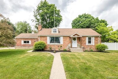 /international/us/2435-sharon-lane-port-huron-al-110108765649/