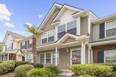 /international/us/136-macy-circle-goose-creek-sc-110108408476/