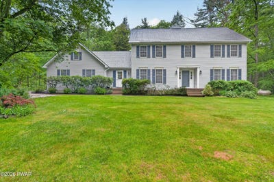 /international/us/107-valley-court-milford-pa-110108345781/