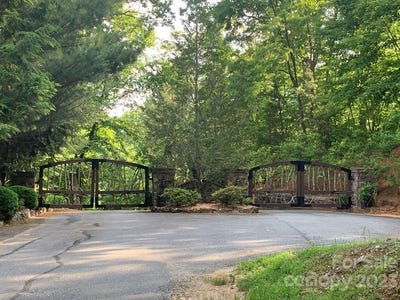 /international/us/5-deep-spring-road-sylva-nc-110091742634/?lang=en