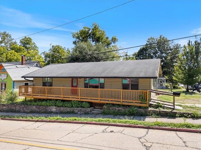 /international/us/15-white-street-eureka-springs-ar-110119578910/