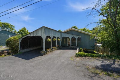 /international/us/1074-main-street-saugerties-ny-110109230243/