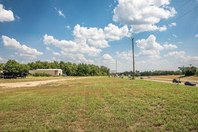 /international/us/30-red-tip-lane-brenham-tx-110105032359/