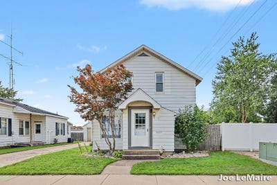 /international/us/30-n-centennial-street-zeeland-mi-110110235170/