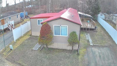 /international/us/8-essex-lane-fallsburg-ny-110106919836/