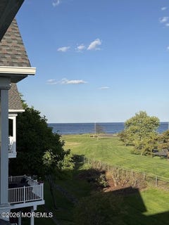 /international/us/68-s-shore-drive-south-amboy-nj-110107909159/
