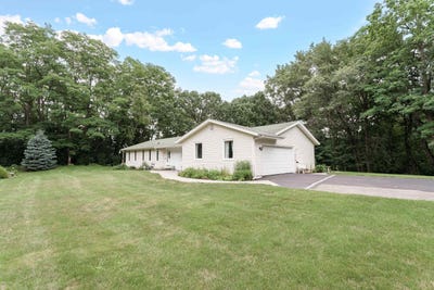 /international/us/10118-n-trescher-road-milton-wi-110101125905/?lang=en