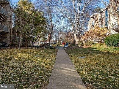 /international/us/8003-chanute-place-falls-church-va-110099832513/