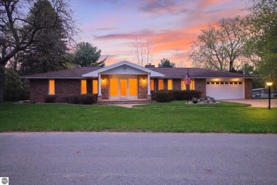/international/us/410-orchard-court-st-louis-mi-110108071820/