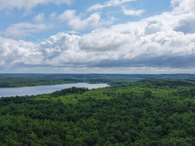 /international/us/000-s-eagle-creek-holladay-tn-110100252618/