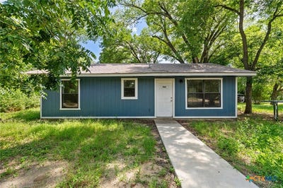 /international/us/903-w-1st-street-cameron-tx-110109594556/