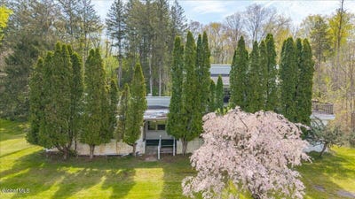/international/us/1136-river-road-selkirk-ny-110107513204/