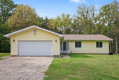 /international/us/5816-w-britton-road-perry-mi-110120017215/