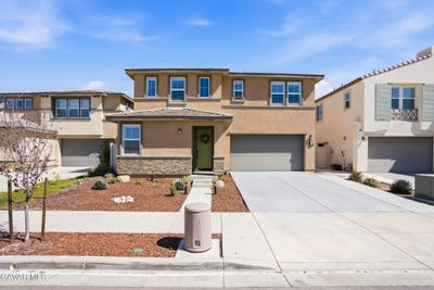 /international/us/18153-meridian-lane-santa-clarita-ca-110106354627/