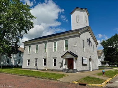 /international/us/73-s-9th-street-mcconnelsville-oh-110107800564/