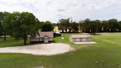 /international/us/5304-e-4th-ave-hutchinson-ks-110108917735/