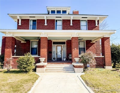 /international/us/704-mabry-street-selma-al-110105327086/
