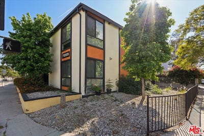 /international/us/7559-whitsett-ave-north-hollywood-ca-110107628905/