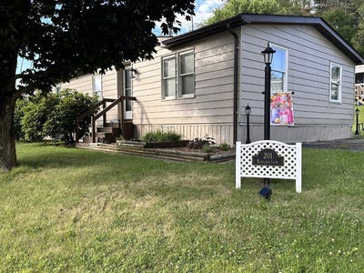 /international/us/201-kingston-lane-indiana-pa-110109197126/