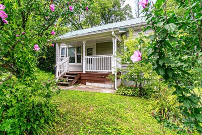 /international/us/27-curlee-street-brevard-nc-110101421818/