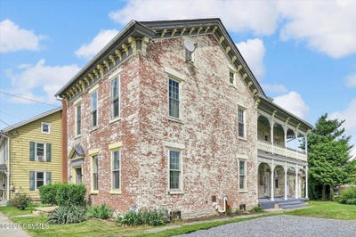 /international/us/6-n-race-street-richland-pa-110108656998/