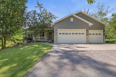 /international/us/w7974-thomaswood-trail-fond-du-lac-wi-110108475002/