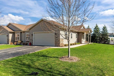 /international/us/1210-cameron-circle-neenah-wi-110107554407/