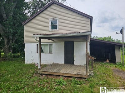 /international/us/131-s-main-street-belfast-ny-110105324580/