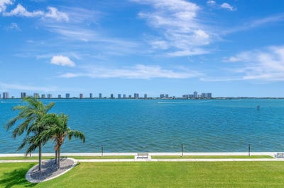 /international/us/801-lake-shore-drive-lake-park-fl-110099328657/