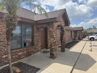 /international/us/108-e-19th-street-weslaco-tx-110108828105/