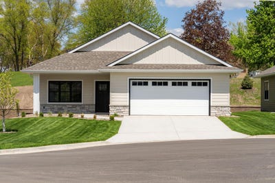 /international/us/619-johnson-pl-onalaska-wi-110104306427/