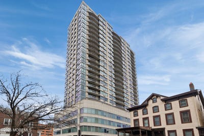 /international/us/1-spring-street-new-brunswick-nj-110107845829/
