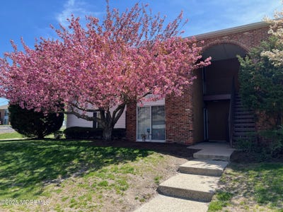 /international/us/32-frontier-way-tinton-falls-nj-110100503438/