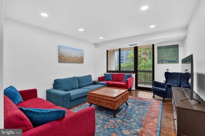 /international/us/1805-crystal-drive-arlington-va-110109009035/