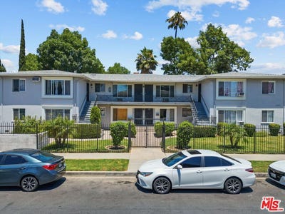 /international/us/14913-hartland-st-van-nuys-ca-110108579443/
