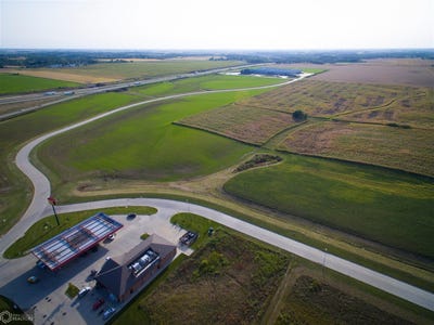 /international/us/503-lang-creek-avenue-grinnell-ia-110095011771/