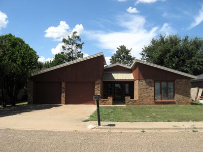 /international/us/311-douglas-street-levelland-tx-110101176955/