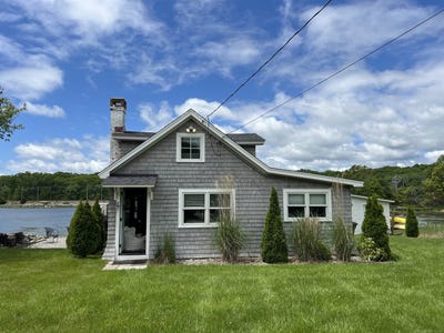 /international/us/61-old-black-point-road-east-lyme-ct-110107197232/